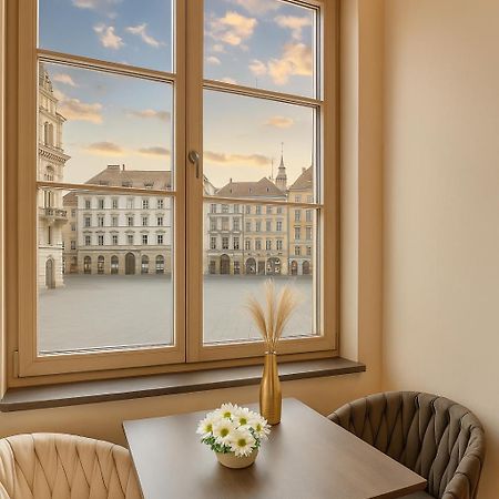 Aparthotel Lavilo Main Square Грац Екстериор снимка