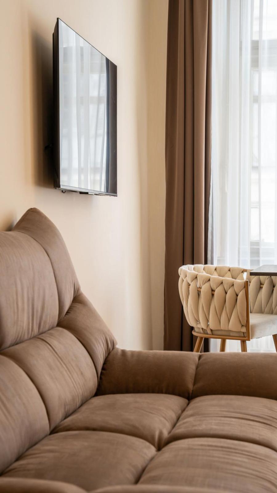 Aparthotel Lavilo Main Square Грац Екстериор снимка