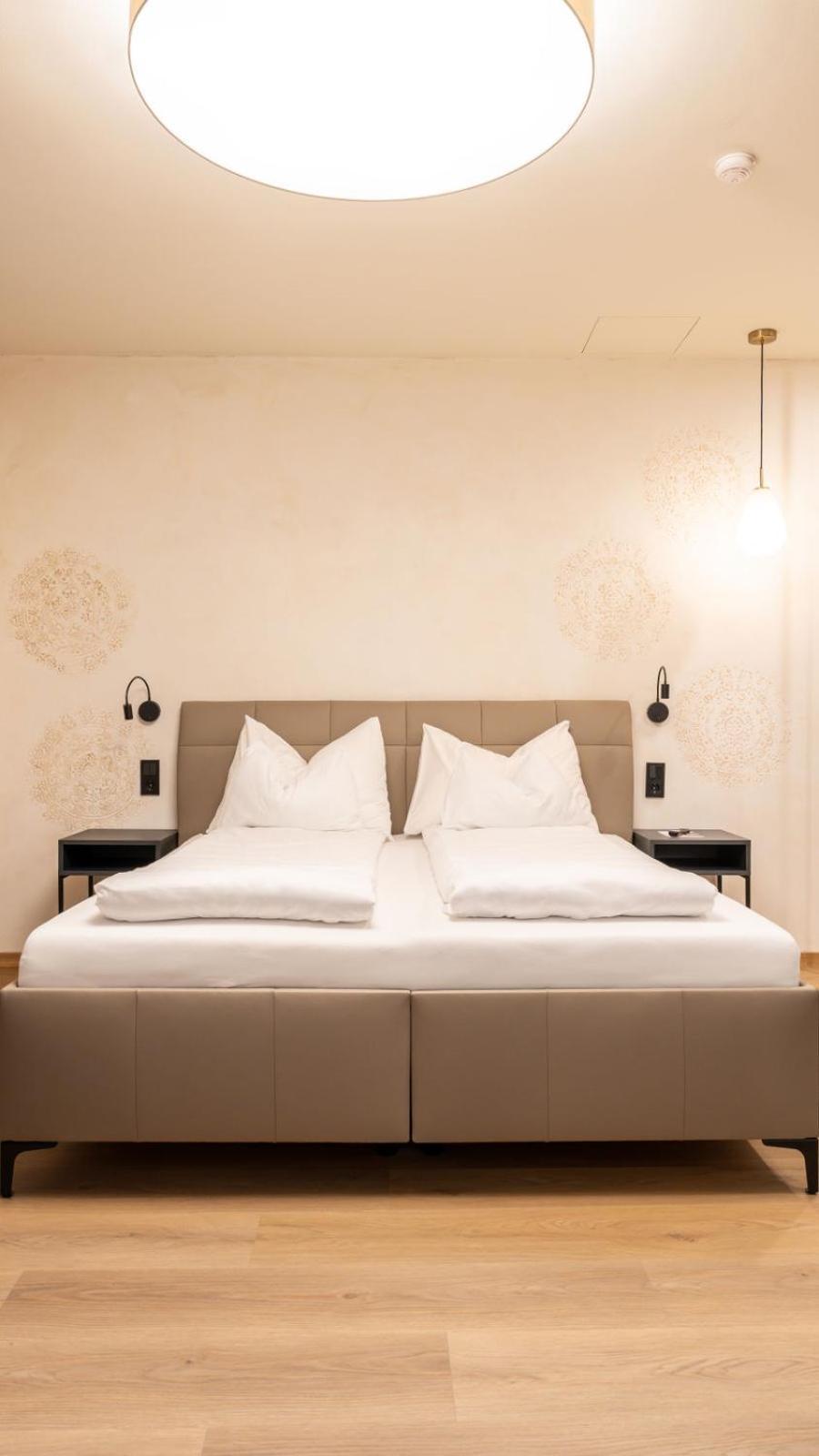 Aparthotel Lavilo Main Square Грац Екстериор снимка